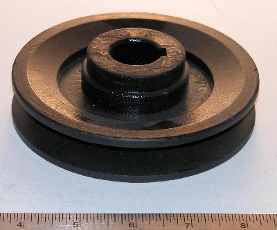 Finish mower pulley for LMC side pulley